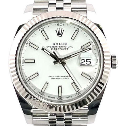 Rolex Datejust 41 Edelstahl Weißgold 126334 mit Weißem Zifferblatt und Jubile-Band, poliertes und satiniertes Gehäuse, 18 kt Weißgold Lünette