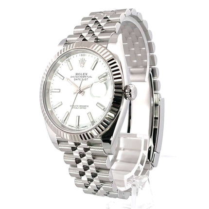 Rolex Datejust 41 Edelstahl Weißgold 126334 mit weißem Zifferblatt und Jubile-Band, poliertes und satiniertes Edelstahlgehäuse, Weißgold Lünette