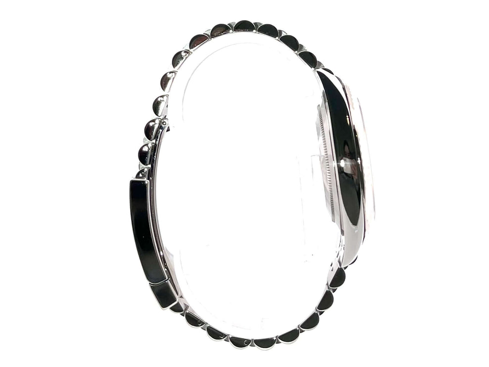 Seitenansicht des Rolex Datejust 41 Edelstahl Weißgold 126334 mit weißem Zifferblatt und Jubile-Edelstahlband