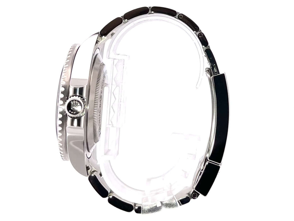 Rolex Sea-Dweller Ref. 126600 Seitenansicht, Edelstahlgehäuse, polierte und satinierte Oberfläche, Oyster Armband, schwarze Keramik Lünette.