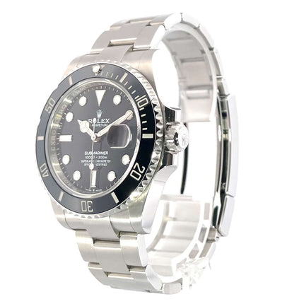 Rolex Submariner Date 126610LN aus Edelstahl mit schwarzem Zifferblatt und Keramik-Lünette, Automatikwerk, Oysterarmband
