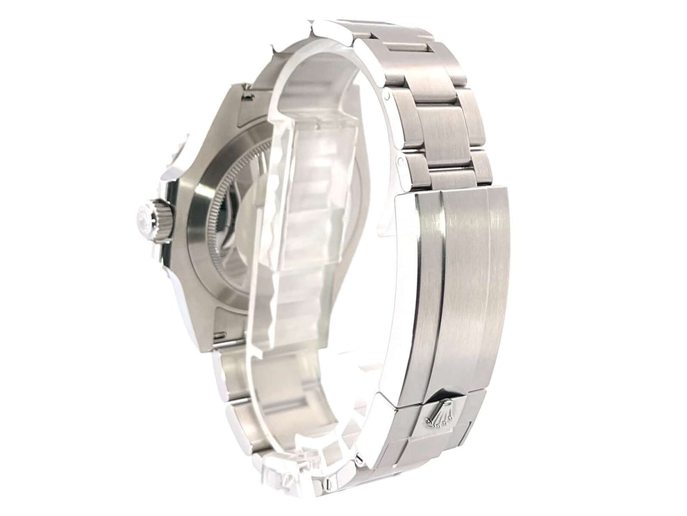 Edelstahlarmband und Gehäuse Rückansicht der Rolex Submariner Date 126610LN aus 2020