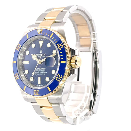 Rolex Submariner Date 41 Edelstahl Gelbgold 126613LB aus 2020 mit blauem Zifferblatt und 18 Karat Gelbgold Lünette