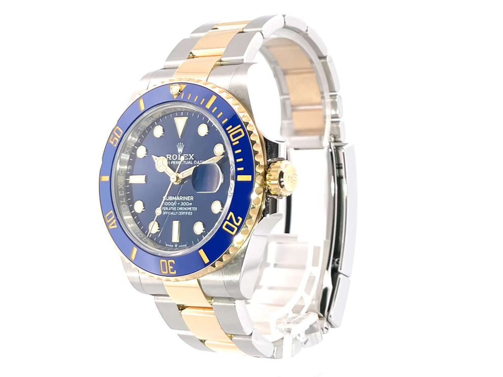 Rolex Submariner Date 41 Edelstahl Gelbgold 126613LB aus 2020 mit blauem Zifferblatt und 18 Karat Gelbgold Lünette