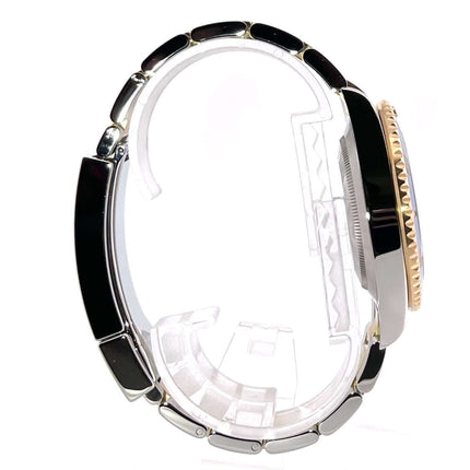 Rolex Submariner Date 41 Edelstahl Gelbgold Seiteansicht des Armbands mit poliertem und satiniertem Finish.