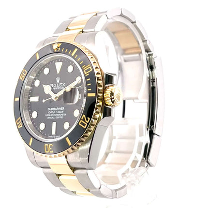 Rolex Submariner Date 41 Edelstahl Gelbgold 126613LN mit schwarzem Zifferblatt und Keramik Lünette, 2021 Modell in poliertem und satiniertem Design.
