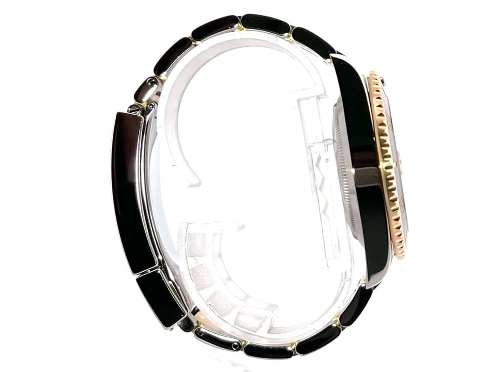 Rolex Submariner Date 41 seitliche Ansicht, Edelstahl und 18 Karat Gelbgold Armband, Gehäuse mit schwarzer Keramik Einlage, Modell 126613LN