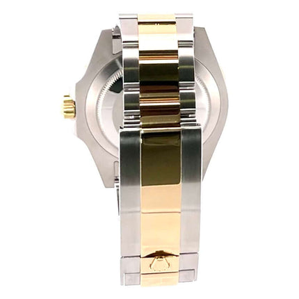 Rückansicht Rolex Submariner Date 41 Edelstahl Gelbgold 126613LN Armband und Gehäuse mit 18 Karat Gelbgold.