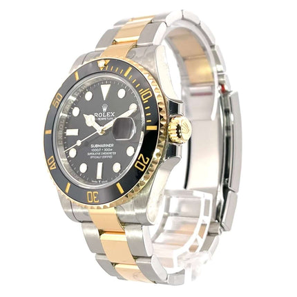 Rolex Submariner Date 41 Edelstahl/Gelbgold 126613LN aus 2023, schwarzes Zifferblatt, Oyster Armband, 41 mm Gehäuse.