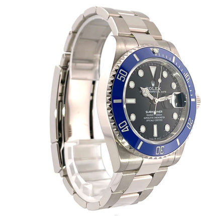 Rolex Submariner Date Weißgold 126619LB Uhr mit blauem Cerachrom Lünette, Schwarzes Zifferblatt und Oyster Armband aus 18 kt Weißgold.