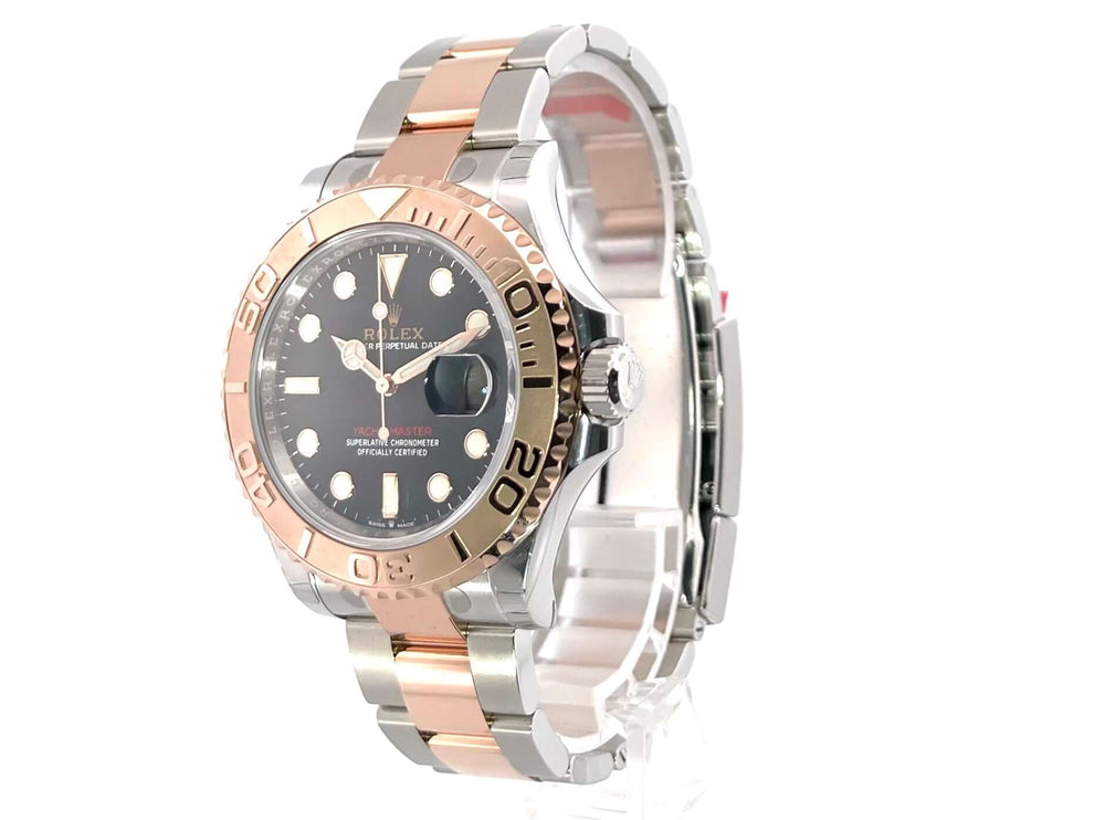 Rolex Yacht-Master 40 in Oystersteel und 18 kt Everose-Gold, Ref. 126621, schwarz Zifferblatt, poliertes Armband, beidseitig drehbare Lünette.