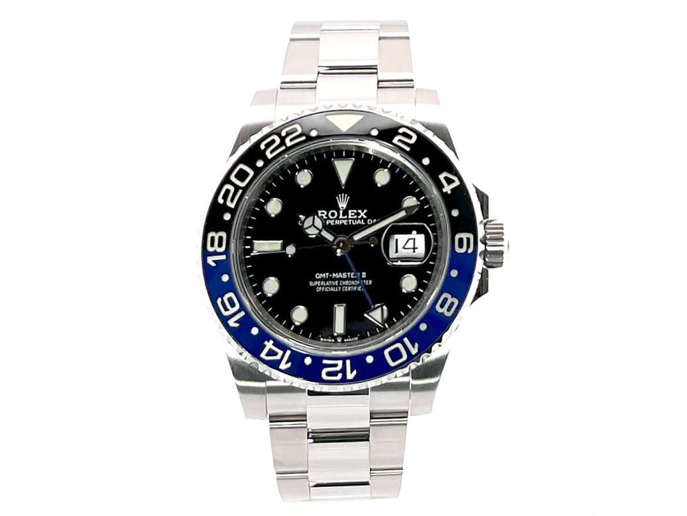 Rolex GMT Master II Edelstahl 126710BLNR mit blau/schwarzer Keramiklünette und Oyster-Band, schwarzes Zifferblatt, 24-Stunden-Skala, 2022 Modell.