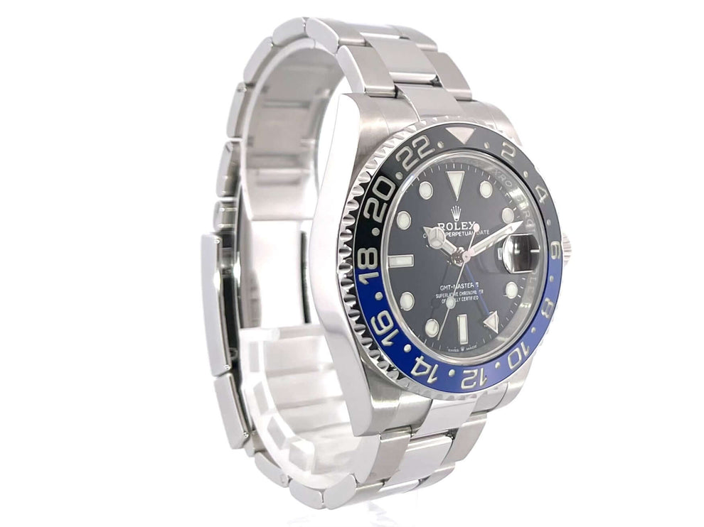 Rolex GMT Master II Edelstahl 126710BLNR, polierte Edelstahl-Lünette mit schwarz/blauer Keramik, Oyster-Band, schwarzes Zifferblatt.