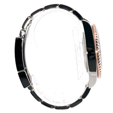 Profilansicht der Rolex GMT-Master II Edelstahl Everose-Gold 126711CHNR aus 2019 mit Edelstahl- und Everose-Gold-Armband.