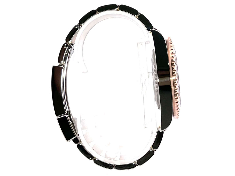 Seitenansicht der Rolex GMT-Master II Edelstahl Everose-Gold 126711CHNR, 18 kt Everose-Gold Lünette und Oyster Edelstahlarmband