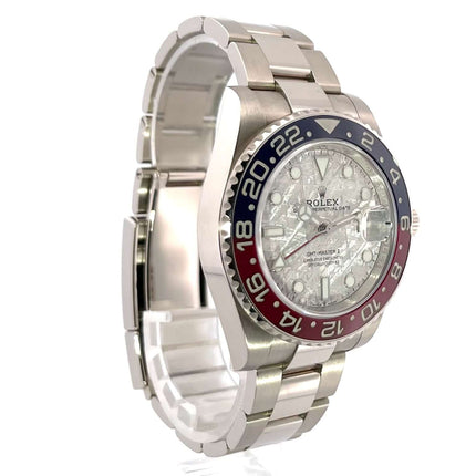 Rolex GMT Master II Weißgold 126719BLRO Meteorit mit blau/roter Lünette, poliertem 18 kt Weißgold Gehäuse und Armband.