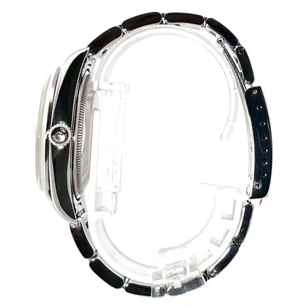 Seitenansicht der Rolex Oyster Perpetual Date 34 15200 Blau, Edelstahlgehäuse und Oyster Edelstahlband, poliert und satiniert.