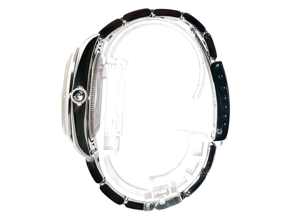 Seitenansicht der Rolex Oyster Perpetual Date 34 15200 Blau, Edelstahlgehäuse und Oyster Edelstahlband, poliert und satiniert.