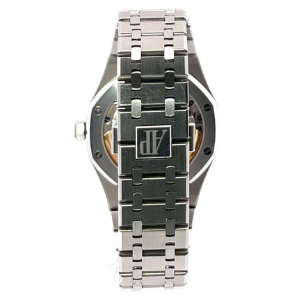 Rückansicht der Audemars Piguet AP Royal Oak 15500ST.OO.1220ST.04 mit Edelstahlarmband und verschraubtem Gehäuseboden.