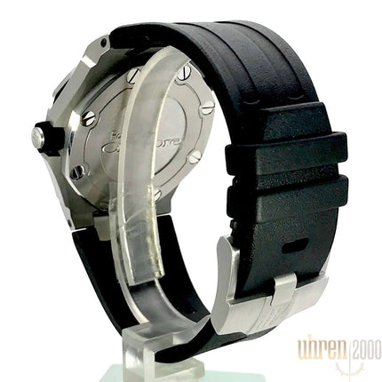 15703ST-OO-A002CA-01-2011-4e2FBsIf7Yy3VC