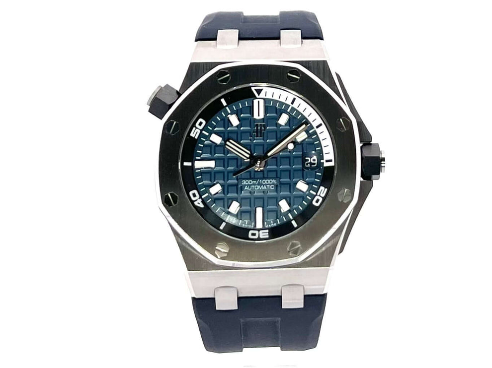 Audemars Piguet Royal Oak Offshore Diver 15720ST.OO.A027CA.01 mit poliertem Edelstahlgehäuse und blauem Kautschukband