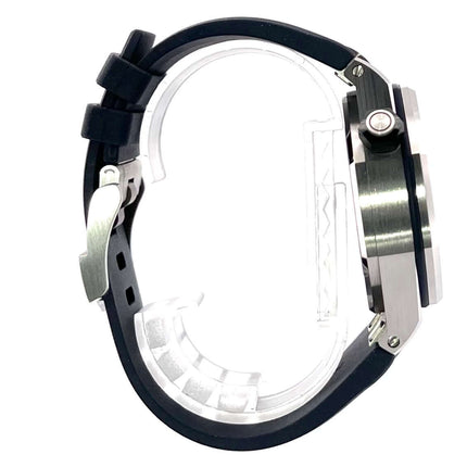 Seitenansicht der Audemars Piguet Royal Oak Offshore Diver 15720ST.OO.A027CA.01 mit Edelstahlgehäuse und blauem Kautschukband