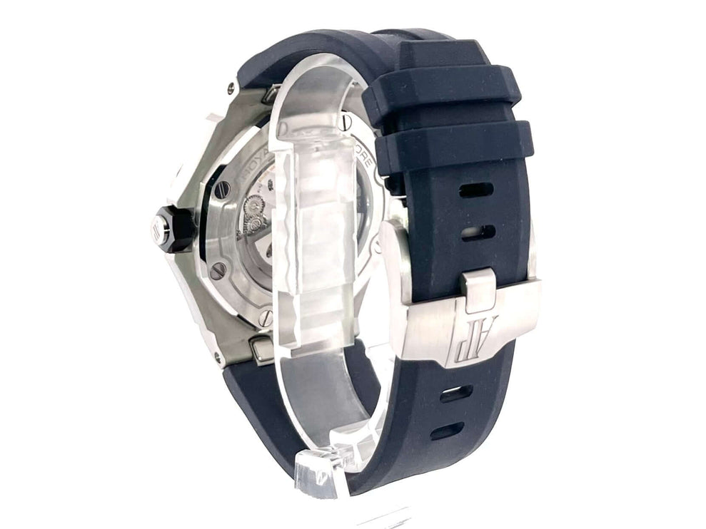Audemars Piguet Royal Oak Offshore Diver 15720ST.OO.A027CA.01 Rückseite Gehäuse aus poliertem Edelstahl und blauem Kautschukband