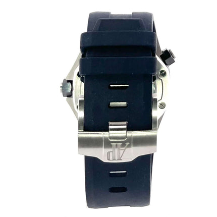 Rückansicht des Audemars Piguet Royal Oak Offshore Diver 15720ST.OO.A027CA.01 mit blauem Kautschukband und Edelstahlschließe