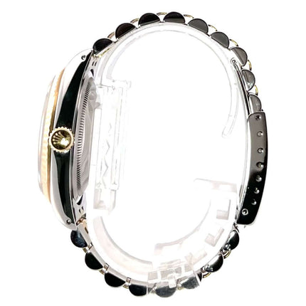 Rolex Datejust 36 Edelstahl Gelbgold 16233 Seitenansicht mit Jubile-Armband und geriffelter Lünette