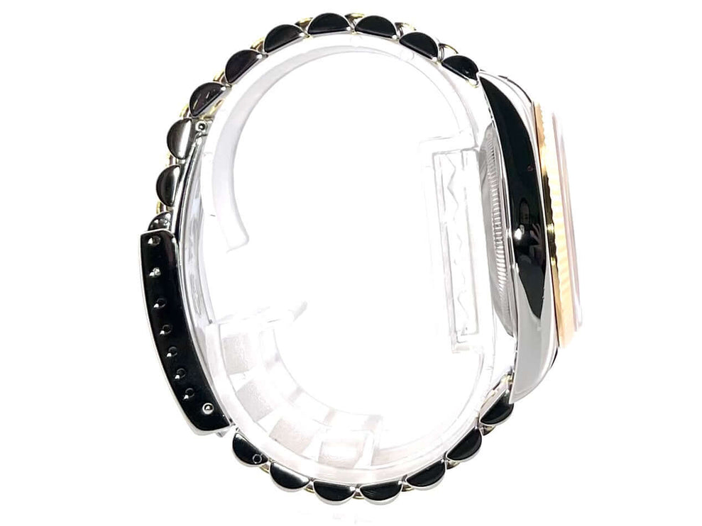 Rolex Datejust 36 Edelstahl Gelbgold 16233 mit Jubile-Band in Seitenansicht, poliert und satiniert, zeigt Detail der Faltschließe.