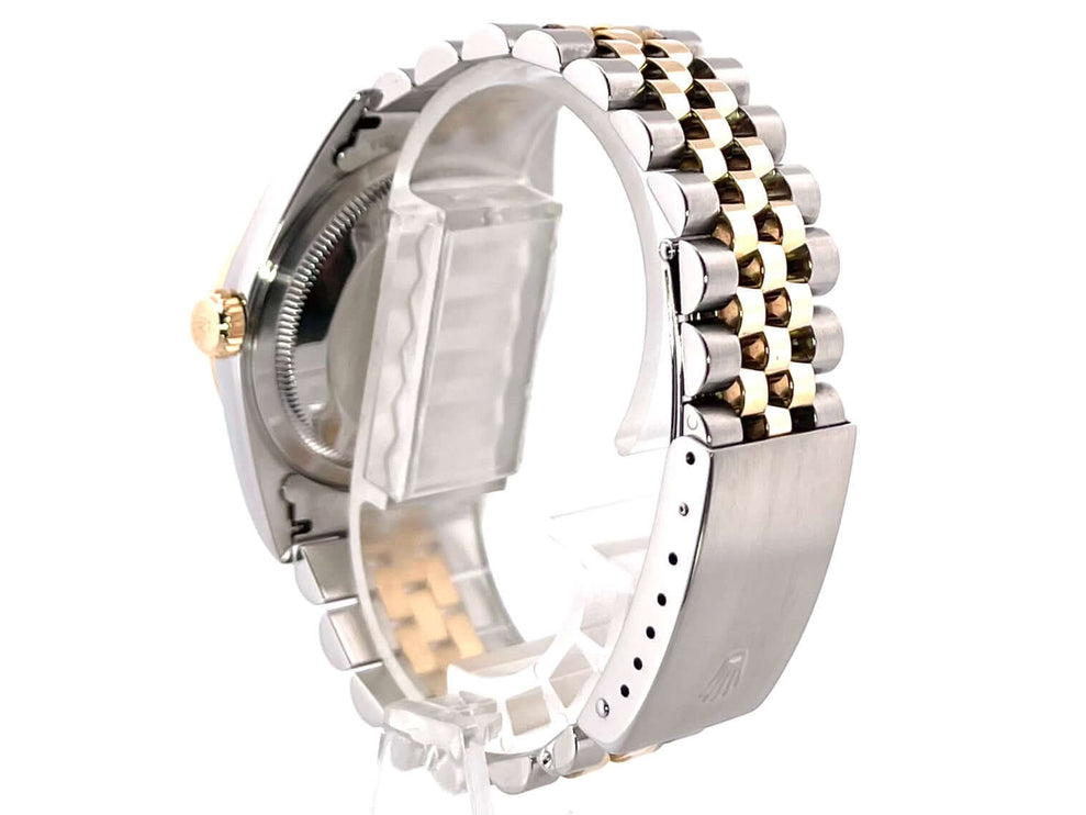 Rückseite der Rolex Datejust 36 Edelstahl Gelbgold 16233 mit poliertem und satiniertem Edelstahl-/Gelbgold-Jubile-Armband.