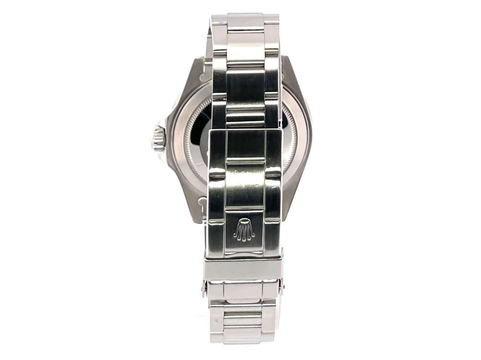 Rückseite eines Rolex Submariner Date 16610 L-Serie Edelstahlgehäuse und satiniertes Oyster Armband mit Faltschließe.