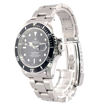 Rolex Submariner Date 16610 N-Serie Edelstahl, Schwarze Lünette und Zifferblatt, Automatikwerk, 40 mm Gehäusedurchmesser.
