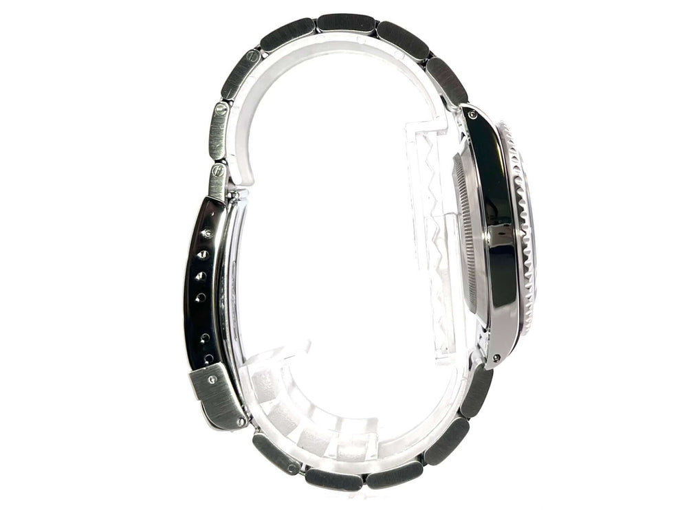 Rolex Submariner Date 16610 N-Serie Edelstahlgehäuse und Armband Seitenansicht.