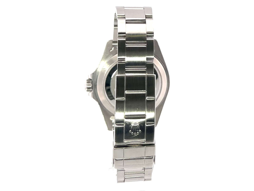 Rückansicht des Rolex Submariner Date 16610 Edelstahlarmbandschafts mit Faltschließe und Logo.