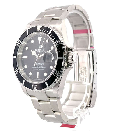 Rolex Submariner Date 16610 aus 2007 mit Edelstahlgehäuse, schwarzer Lünette, schwarzem Zifferblatt und Edelstahl-Oyster-Armband
