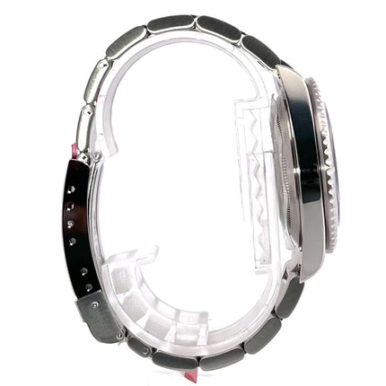 Rolex Submariner Date 16610 Edelstahl Seitenansicht mit poliertem Gehäuse und satiniertem Oyster Armband, schwarze Lünette, Automatikwerk