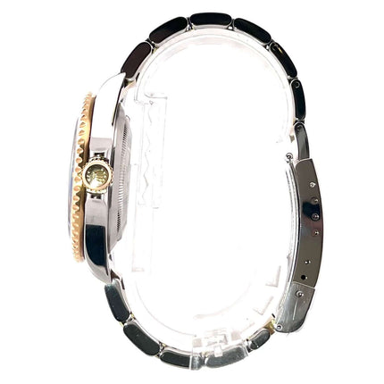 Rolex Submariner Date 16613 Seitenansicht, Edelstahl und 18 Karat Gelbgold, poliertes und satiniertes Armband, drehbare Lünette, 2005 Modell