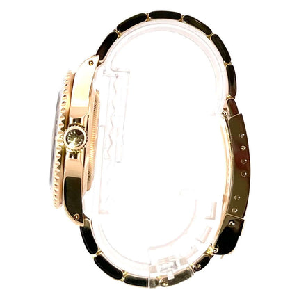 Seitenansicht der Rolex Submariner Date 16618 Gelbgold mit poliertem und satiniertem 18 Karat Gelbgold Gehäuse und Armband