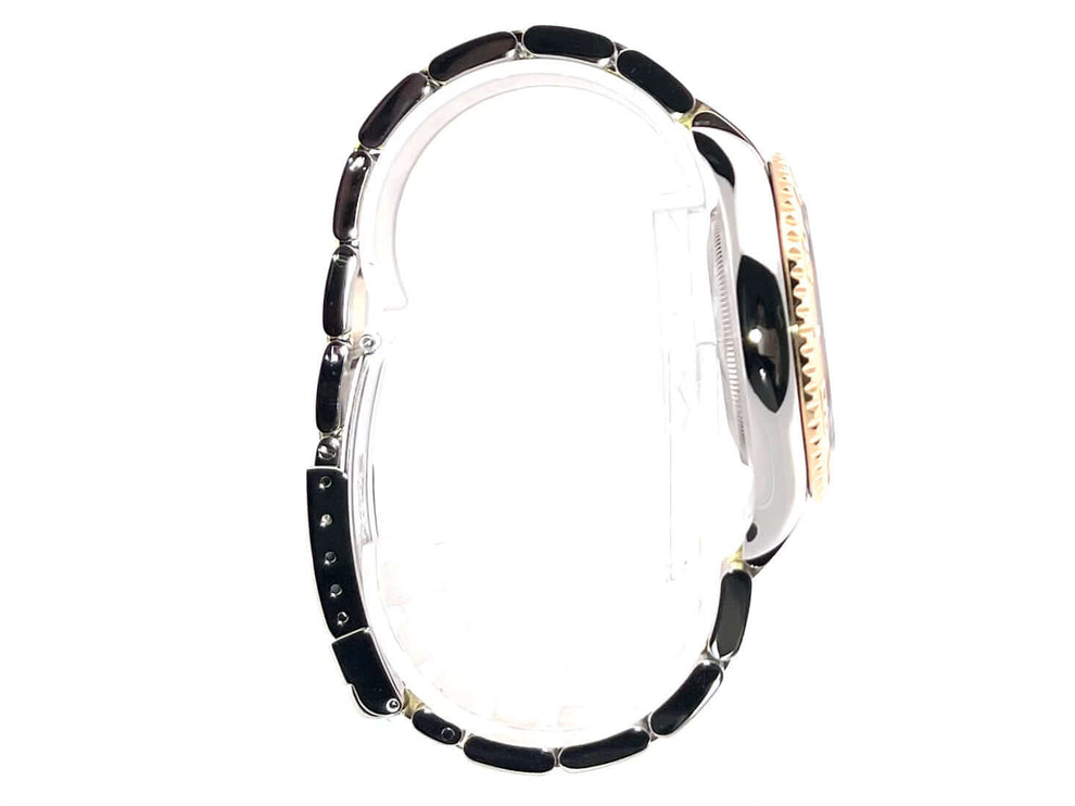 Profilansicht der Rolex Yachtmaster 16623 Uhr Edelstahl Gelbgold mit weißem Zifferblatt und Oyster-Armband.