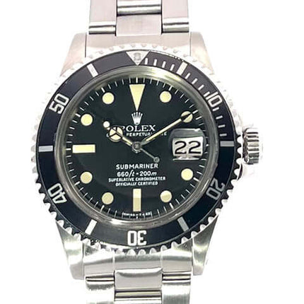 Rolex Submariner Date 1680 mit Edelstahlgehäuse und Oyster Armband, schwarzes Zifferblatt, drehbare Lünette, Leuchtindizes und Datumsanzeige