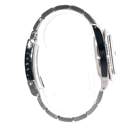 Seitliche Ansicht Rolex Submariner Date 1680 Edelstahlgehäuse poliert und satiniert, Edelstahl Oyster Armband mit Faltschließe