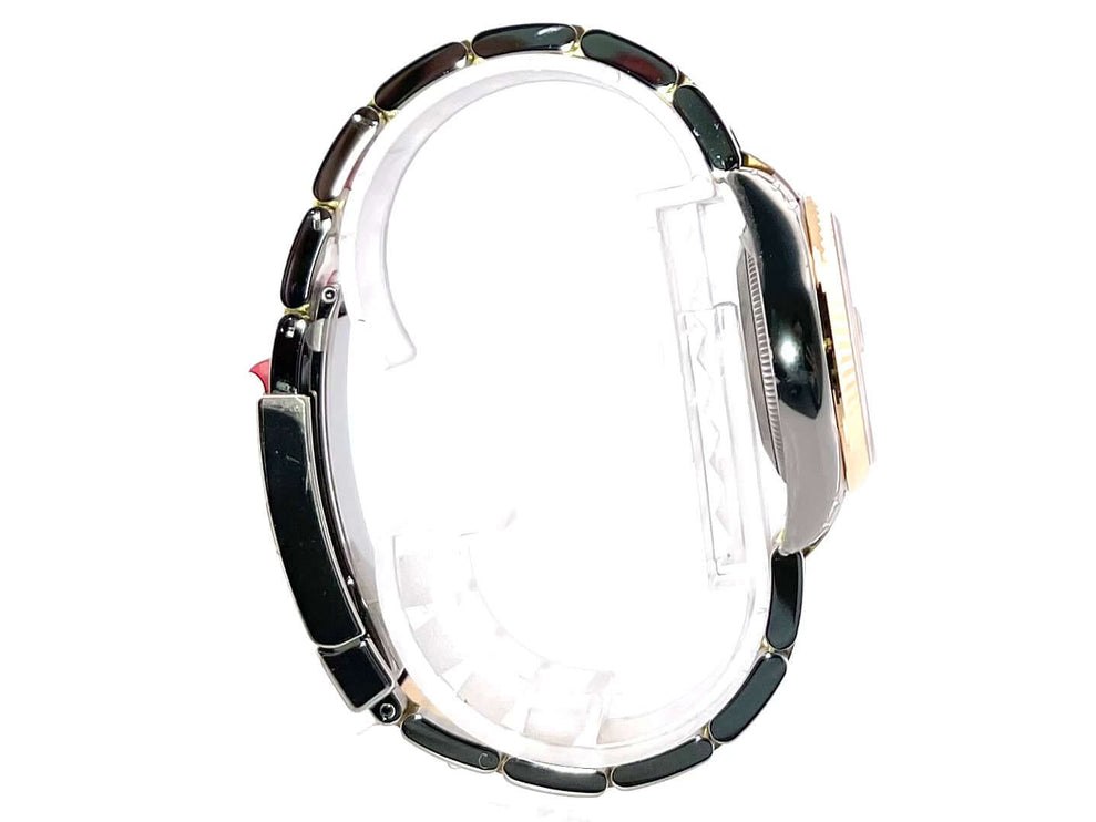 Seitliche Ansicht der Rolex Datejust 31 Edelstahl Gelbgold 178273 mit poliertem und satiniertem Edelstahl-/18 kt Gelbgold-Armband.