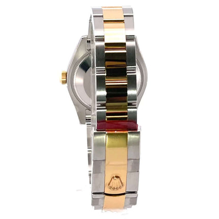 Rückansicht der Rolex Datejust 31 Edelstahl Gelbgold 178273 mit poliertem und satiniertem Armband in Edelstahl und 18 kt Gelbgold.