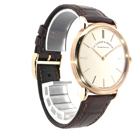 A. Lange & Söhne Saxonia Thin Rotgold 201.033, 18 kt Rotgold Gehäuse, braunes Alligatorlederband, Zifferblatt aus Massiv Silber, Handaufzug.