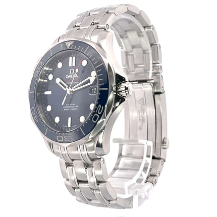 Omega Seamaster Diver Co-Axial 300M Ref. 212.30.41.20.03.001 Edelstahluhren mit blauem Zifferblatt und Armband auf weißem Hintergrund