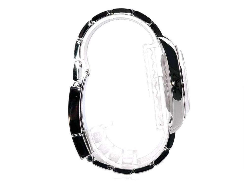 Seitenansicht der Rolex Explorer I Edelstahl 214270, Gehäusedurchmesser 39 mm, poliertes und satiniertes Edelstahlarmband.