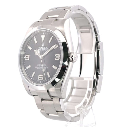 Rolex Explorer I Edelstahl 214270, poliertes Stahlgehäuse und Armband, schwarzes Zifferblatt mit arabischen Ziffern und Leuchtindizes, 39mm.