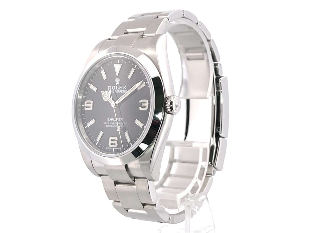 Rolex Explorer I Edelstahl 214270, poliertes Stahlgehäuse und Armband, schwarzes Zifferblatt mit arabischen Ziffern und Leuchtindizes, 39mm.