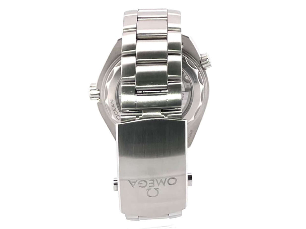 Omega Seamaster Planet Ocean 600m 39.5 Master Chronometer mit poliertem Edelstahlarmband und Sicherheitsfaltschließe von hintenansicht
